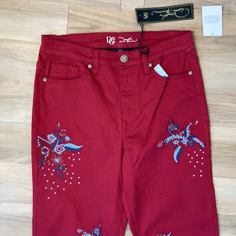 DG2 By Diane Gilman embroidered floral design Jean w/ stretch  size 10 - Picture 5 of 17